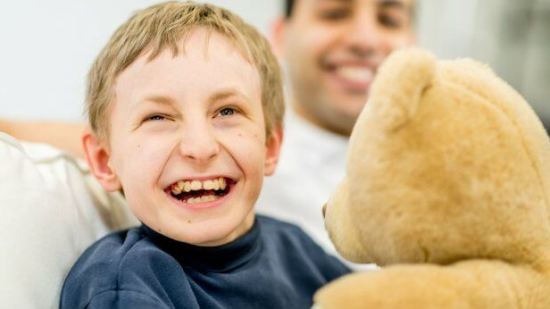 Estudio revela que la oxitocina mejora las habilidades sociales de los niños con autismo