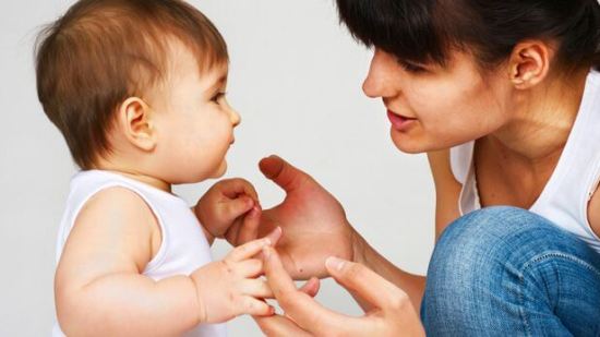 ¿Por qué mi hijo no quiere hablar?