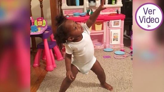 Esta pequeña niña bailando es toda una sensación en internet