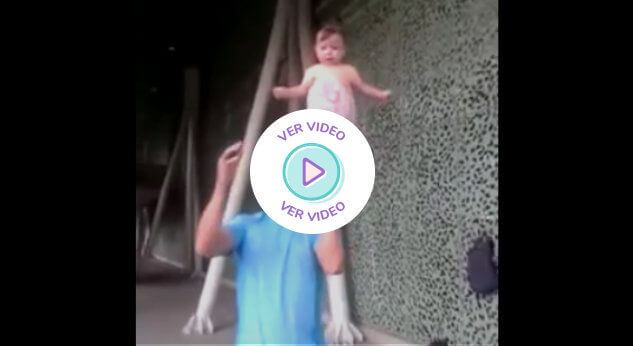 Esta pequeña acróbata se ha convertido en toda una sensación en internet