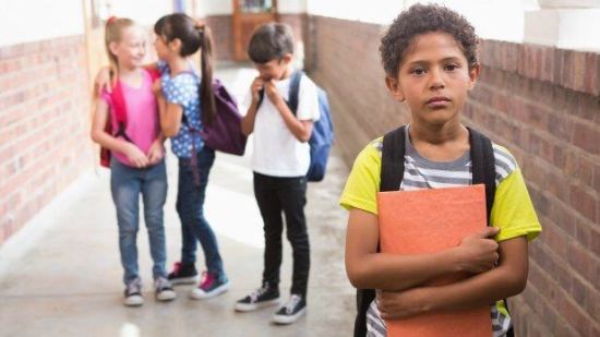 Niños con piel morena son los que sufren más discriminación en el colegios de México