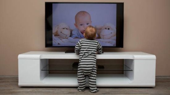 Los niños mexicanos ven más programas en inglés pero ¿qué tanto los entienden?