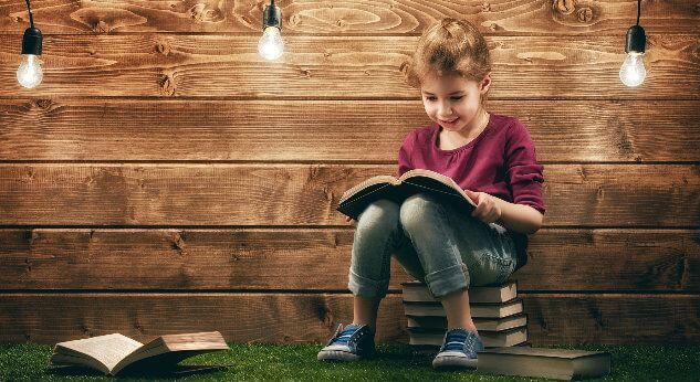 Niños aprenden más de cuentos con personajes realistas