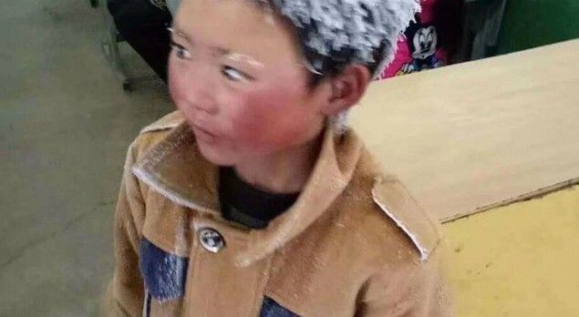 Niño chino con cabello congelado se hace viral y su historia ha enternecido a muchas personas