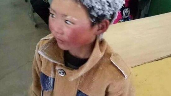 Niño chino con cabello congelado se hace viral y su historia ha enternecido a muchas personas