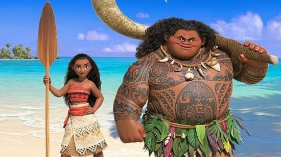 Pequeñas confunden a un cajero del supermercado con Maui de la película Moana