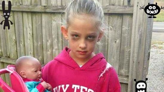 Niña se disfraza de "mamá agotada" para Halloween