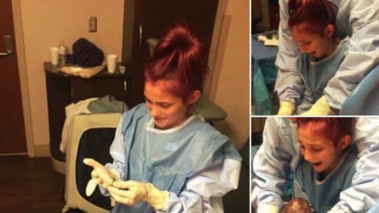Niña de 12 años recibe a su hermanito al nacer