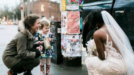 Pequeña confunde a una novia con la princesa de su cuento favorito