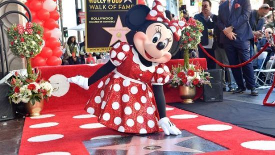 Minnie Mouse recibió su estrella en el Paseo de la Fama de Hollywood