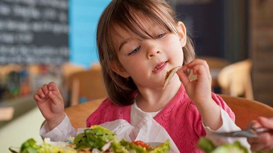 ¡Mi hijo quiere comer todo el tiempo!