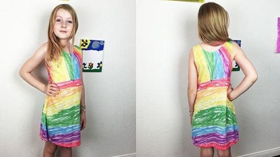 Una mamá hizo originales vestidos con los dibujos de sus hijas