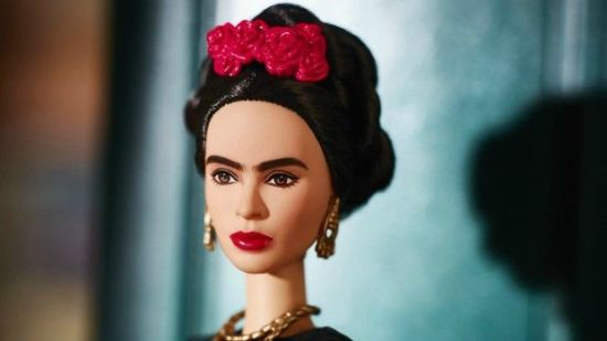 ¡Lanzan Barbies de Frida Kahlo y Lorena Ochoa!