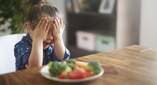 Formas efectivas de lograr que los niños coman cosas nuevas