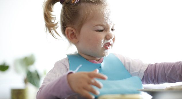 Los errores más frecuentes que comentemos al alimentar a nuestros hijos