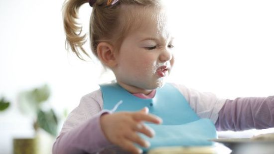 Los errores más frecuentes que comentemos al alimentar a nuestros hijos