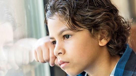 Los papás carceleros hacen niños más vulnerables