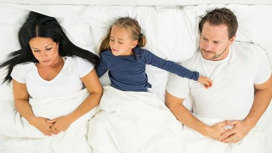 Dispositivos móviles están alterando el sueño en menores de 3 años