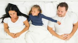 Dispositivos móviles están alterando el sueño en menores de 3 años