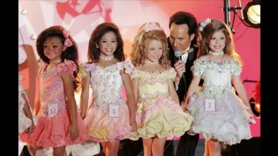 Las fuertes consecuencias detrás de los concursos de belleza infantiles