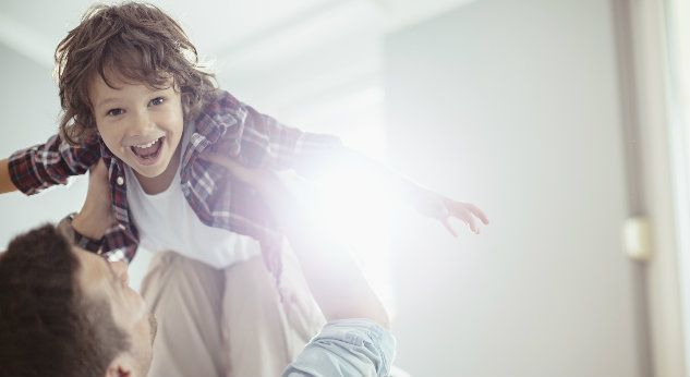 ¿Cómo lograr que nuestro hijo se porte bien fuera de casa?