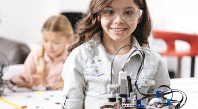 ¡Se buscan niñas con talento en la ciencia y tecnología!