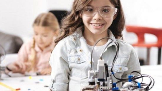 ¡Se buscan niñas con talento en la ciencia y tecnología!