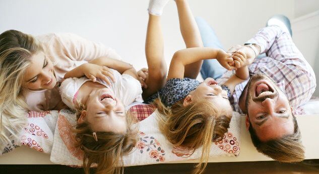 6 beneficios de que los niños rían todos los días