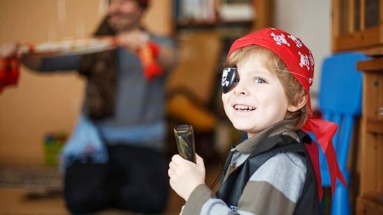 6 acciones de los papás que los niños imitan y aprenden