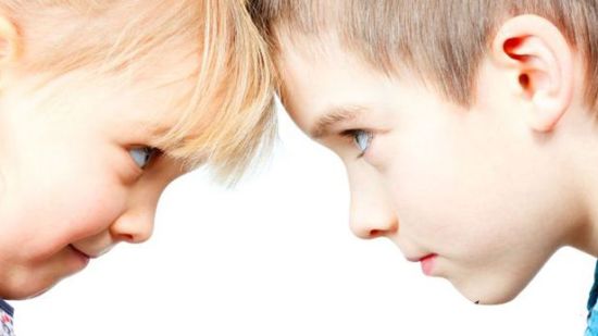 5 tips para solucionar las peleas entre hermanos