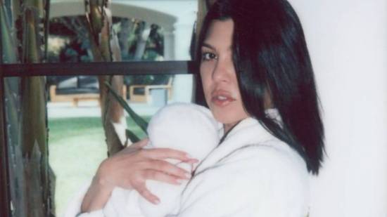 Kourtney Kardashian con su bebe