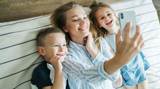 Selfie padre hijos