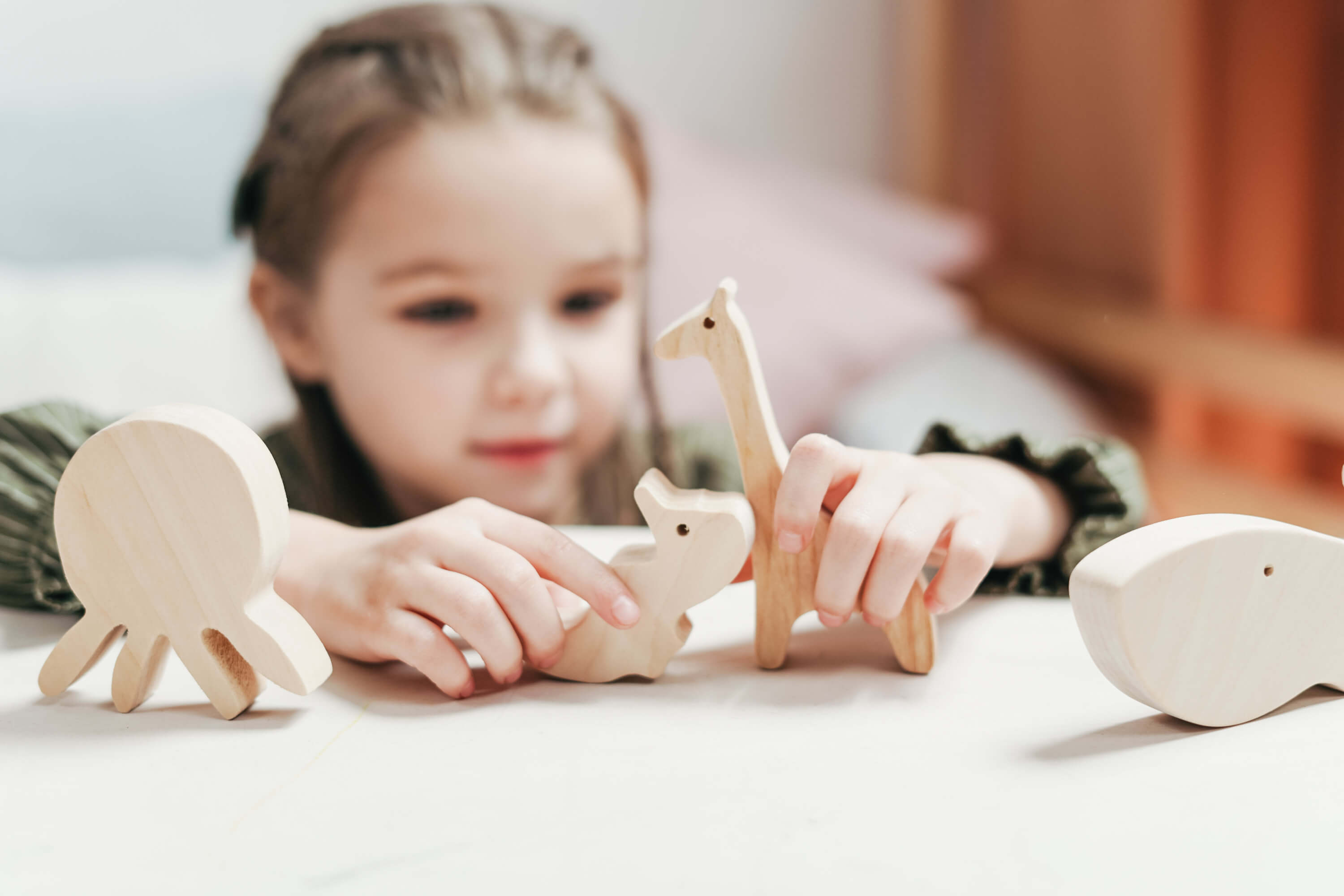 Niña jugando