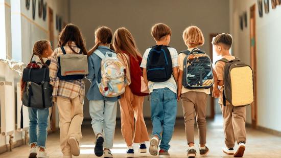 niños en escuela