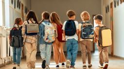niños en escuela