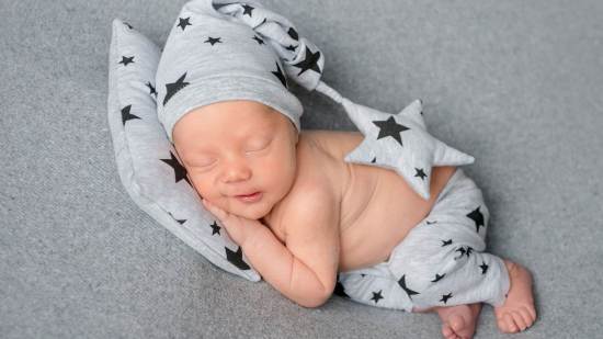 Bebe con estrellas