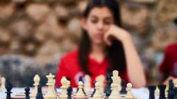 niña jugando