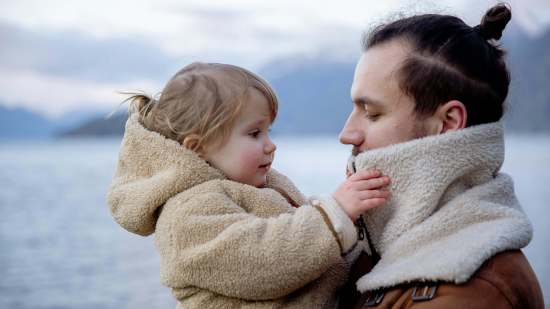 niña y papá