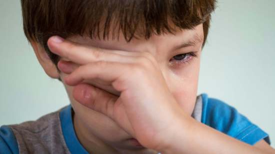 niño triste